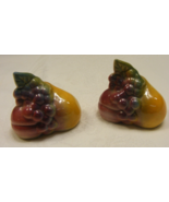 Vintage Shawnee Pottery Salt &amp; Pepper Shaker Set Fruit 4 south - $368.72 MXN