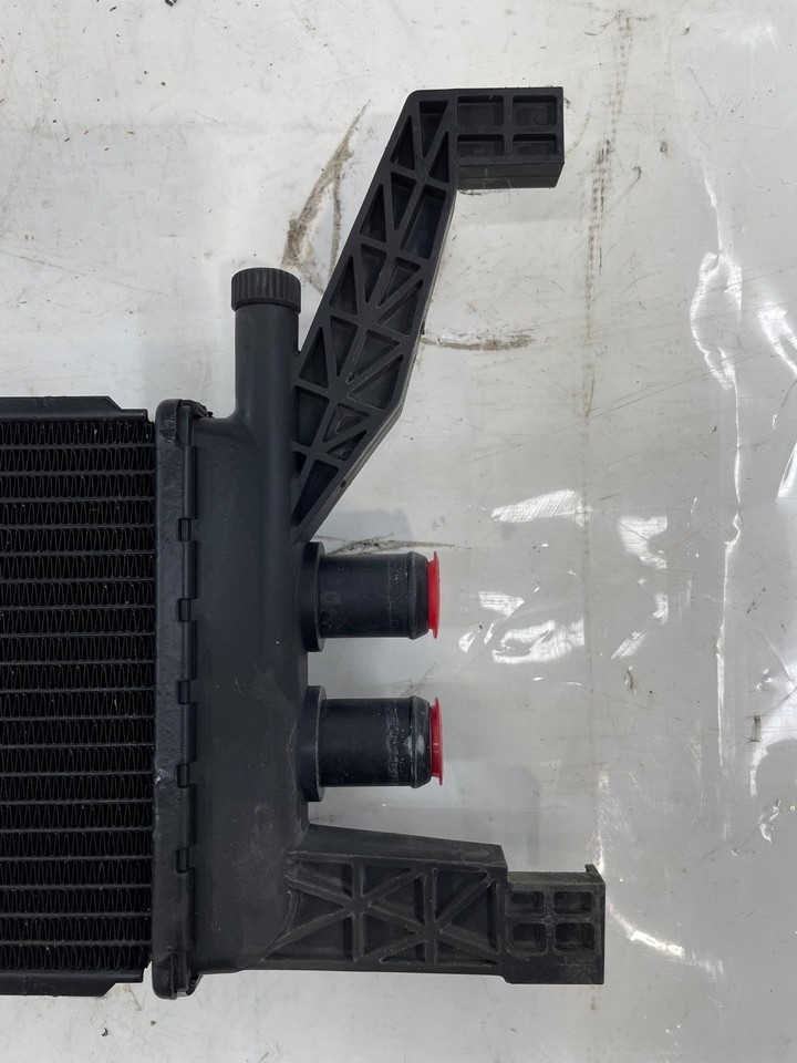 2014-2017 Maserati Quattroporte 3.0L Auxilliary Radiator OEM 16474838 Item image 3
