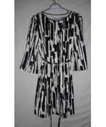 Tahari  Arthur S. Levine Size 10P  Black white abstract lined Dress w/ belt - $63.99