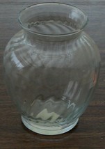 Nice Gently Used Glass Vase, Great Swirl Pattern Good Condition Great Vase - £11.83 GBP