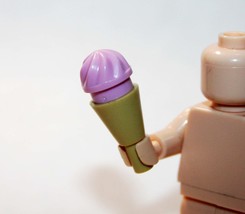 HG Strawberry Ice Cream Cone Desert Food Bricks Minifigures - $1.05