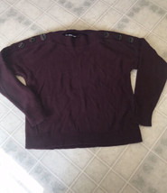 Ann Taylor Loft Burgundy Boxy Cropped Sweater medium button Shoulder Long Slv - £17.00 GBP