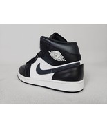 Authenticity Guarantee

Nike Air Jordan 1 Mid Basketball Shoes Size 10.5... - $2,708.69 MXN