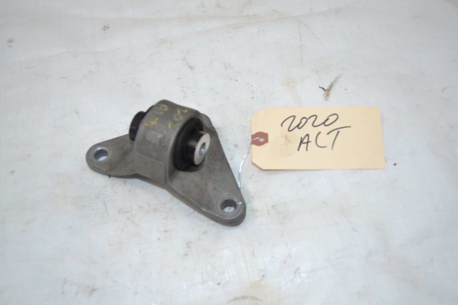 2019 2020 Nissan Altima 2.5L Rear Engine Mount Bracket  - $19.80