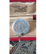 Spilla da bavero in argento Birmingham antica edoardiana del 1905 di Lev... - $2,237.00 MXN