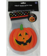 Wilton Halloween 15 Shaped Party Treat Bags with ties SMILING HAPPY PUMPKIN - $3.05