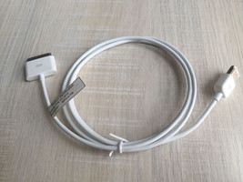 APPLE DOCK CONNECTOR TO FIREWIRE CABLE FOR IPOD WHITE M9127G/A - $27.12