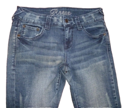 Delia&#39;s Reese Junior Medium Wash 5 Pockets Blue Jeans Straight Cut Size 3/4 - $225.61 MXN