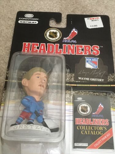 WAYNE GRETZKY - Corinthian NHL Headliners 1997 Action Figure NHLPA Blue Uniform Item image 9