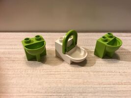 LEGO DUPLO  LOT OF 3:  2 SINKS &amp; TOILET WITH LIFT UP SEAT. GREEN WHITE - $275.22 MXN