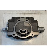 Hydraulic Directional Spool Valve Section 700500-A/B | 8100 - $962.78 CAD