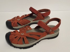 KEEN Womens Size 7 Closed Toe Redwood Sandals Ankle Strap Outdoor Hiking - £22.90 GBP