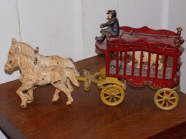 Vintage Overland Cast Iron Circus Wagon w/Horses &amp; Bear - $305.50 CAD