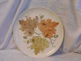 Vintage Metlox Woodland Gold 4 pc 10&quot; Dinner Plate - £16.71 GBP