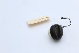 99-06 CHEVROLET SILVERADO 2500 HD FUEL CAP Q0953 image 3