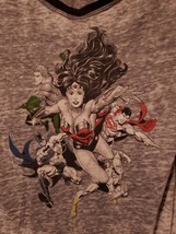 Justice League Shirt Womens Size Small Tour Gray Double Sided Wonder Woman DC - £10.51 GBP