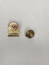 VTG United Way Pin Lot Loaned Executive Red &amp; Gold Tone &amp; Gold Lapel Pin - £6.47 GBP