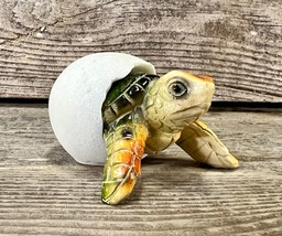 Miniature Polyresin Hatchling Green Sea Turtle Figurine - £5.58 GBP