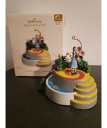 Wizard Of Oz Dorothy And The Munchkins 2006 Hallmark Ornament Light Moti... - $27.67