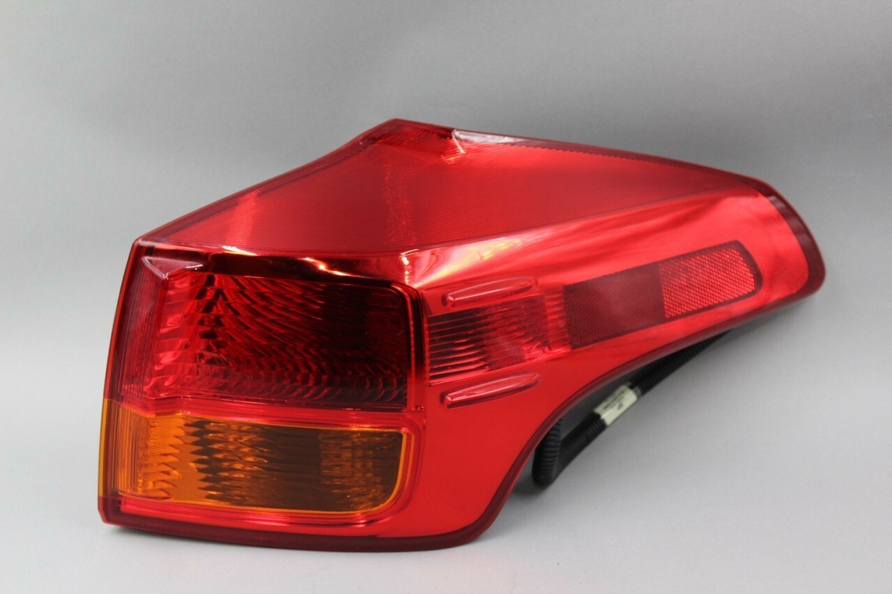 Passenger Tail Light Quarter Panel Mounted Fits 13-15 RAV4 35440 - $51.75