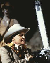 The Texas Chainsaw Massacre 2 Dennis Hopper with huge chainsaw 8x10 Photo - £6.37 GBP