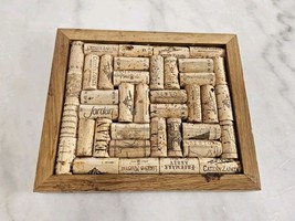 VTG WINE CORK WOOD FRAME 30+ Corks Kitchen Trivet Hotplate 8.5”x 10”, Wa... - $14.03