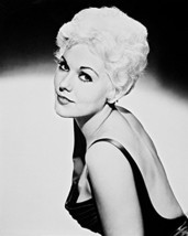 Kim Novak 16X20 Canvas16X20 Canvas Gicleeglamour Pose 1950&#39;S - £55.02 GBP