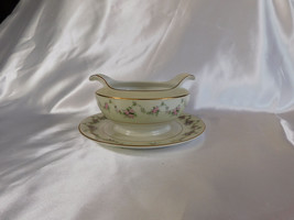 Thun Gravy Boat with Attached Underplate in Rosemary # 22632 - $19.79