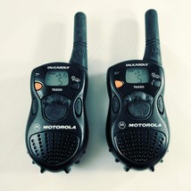 Motorola TalkAbout T6220 Two Way Radios Walkie Talkies  Set of 2  w 2 Be... - $43.45 CAD
