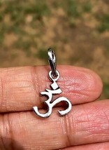 925 Silver Hindu Religious Aum Om Pendant, Charm,  1.46 gm, 25 mm, Free ... - $12.07