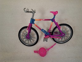Vintage 1995 Mattel  Barbie Biking Fun  Helmet &amp; Bike 67053-91 - £8.41 GBP