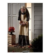 5&#39; Halloween Scary Trick Or Treat Indoor Outdoor Animated Old Lady Decoration - £60.21 GBP