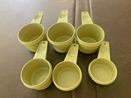 Vintage Tupperware Set of 6 Stacking Measuring Cups Lime Green ^ - £19.61 GBP