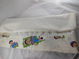 Raggedy Ann &amp; Andy White Flat Baby Bed Sheet 58&quot; X 45&quot; with Printed trim Vintage - £4.68 GBP