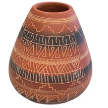 Navajo Hand Etched Pottery Vase Artist Signed Native American Art Red Clay - £34.18 GBP