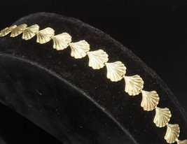 14K GOLD - Vintage Textured Scalloped Seashell Link Bracelet - GBR050 - £380.96 GBP