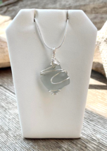 Women&#39;s Silver Wire Wrapped Smokey Gray SEA GLASS Necklace 18&quot; Summer Jewelry - £16.81 GBP