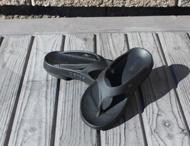 OOFOS OOriginal Unisex Black Thong Recovery Sandals US M3/W5 EUC! - $34.99