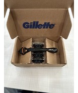 NEW Gillette 5-Blade Fusion5 Razor 1 Handle &amp; 4 Cartridges Open Box - £18.66 GBP