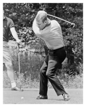 Mickey Mantle Golfing Mid Swing New York Yankees 8X10 Photo - £6.70 GBP