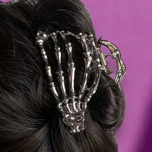 Metal Skeleton Hand Claw Clip - £7.72 GBP