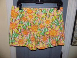 Lilly Pulitzer Daffodils Callahan Shorts Size 2 Women&#39;s - $54.75
