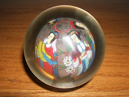 Asian Oriental Round Glass Reverse Painted Ball Paperweight Geisha Girls - £10.08 GBP