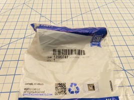 GM 13580741 Fuel Filler Funnel Factory Sealed - $372.42 MXN