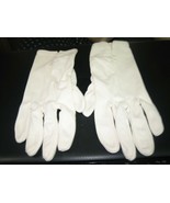 Vintage Ladies Ivory Button Accent Gloves - £7.58 GBP