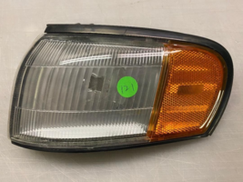 1992-1994 Toyota Camry Left Front Turn Signal P/N 2SM936510-01 Genuine Oem Part - £14.55 GBP