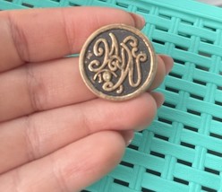 Vintage Weight Watchers Goldtone Black Pin Brooch - $152.29 MXN