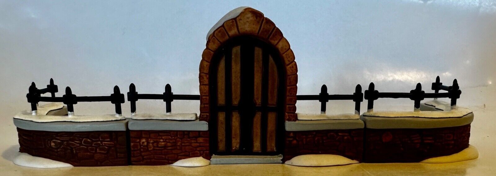 Dept 56 Heritage Village #58068 CHURCHYARD GATE & FENCE Accessory ~ Retired 1997 - $14.94