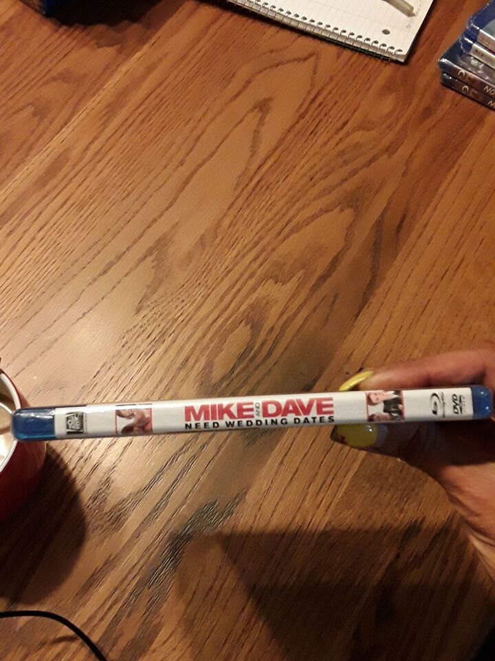 Mike and Dave Need Wedding Dates (Blu-ray/DVD, 2016) Item image 3