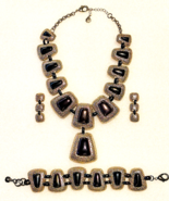 MONET ~ Silver~tone statement hammered metal necklace Set - $94.91 CAD